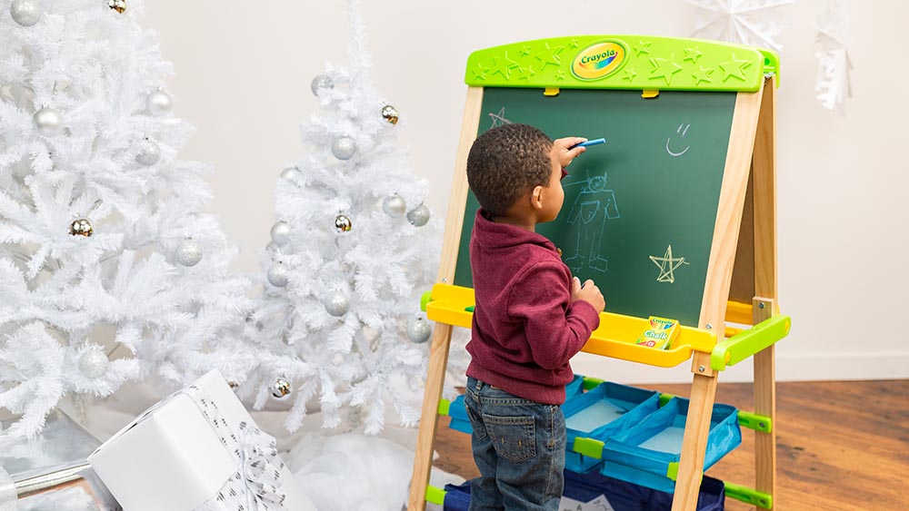 Niño con caballete