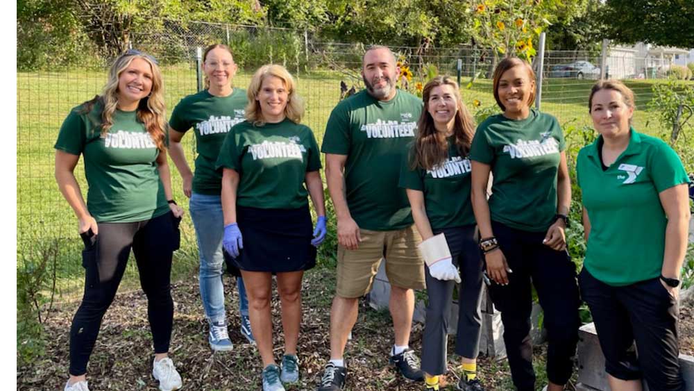 Crayolians volunteering at a community garden